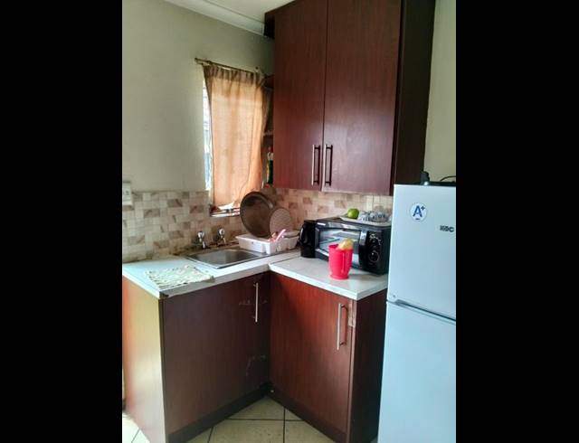 2 BEDROOM TOWNHOUSE FOR SALE IN CLAYVILLE